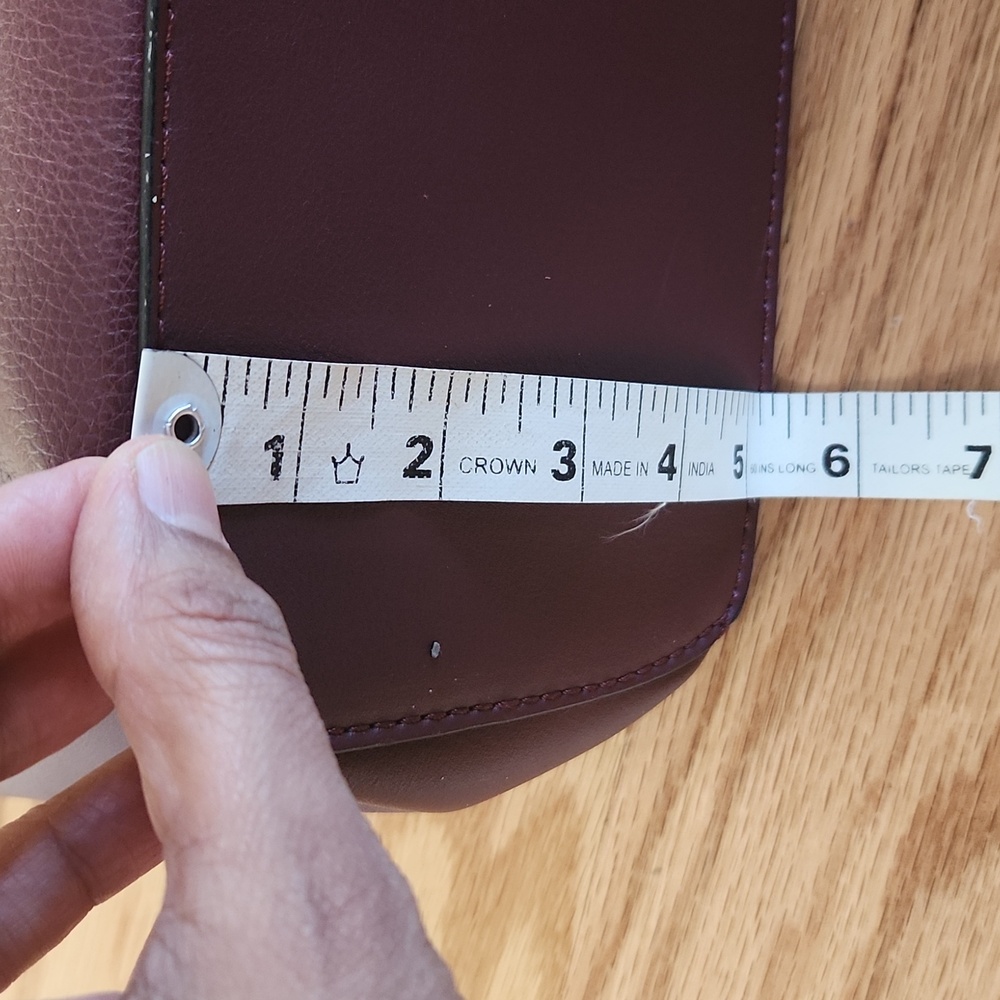 Elegant WineTote with Bow Detail - Picture 11 of 17